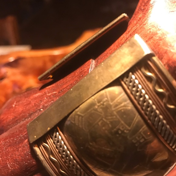 Wide cuff bracelet - Picture 5 of 8